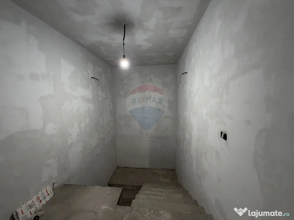 Casă / Vilă Caisului 90% gata 