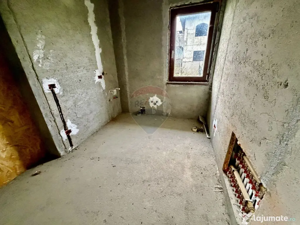 Casă / Vilă Caisului 90% gata 