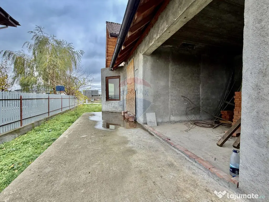 Casă / Vilă Caisului 90% gata 