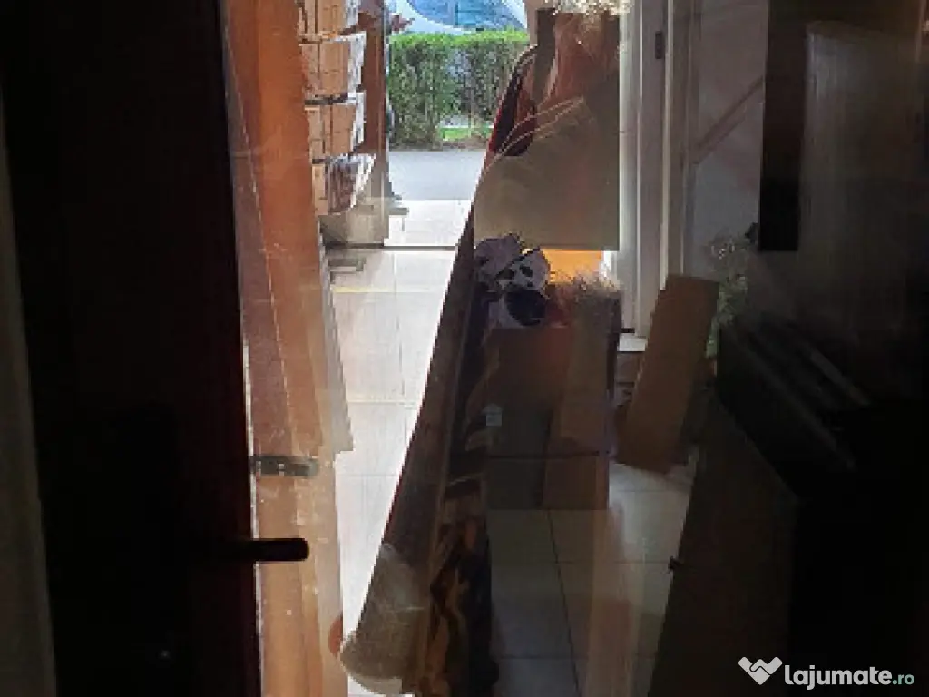 Vand spatiu comercial in Deva, zona 1 Decembrie (Ultracentral), 49 mp 