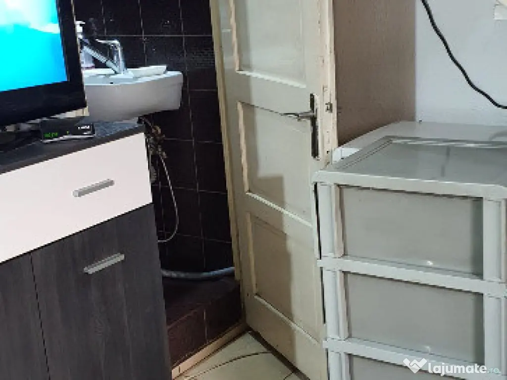 Vand spatiu comercial in Deva, zona 1 Decembrie (Ultracentral), 49 mp 