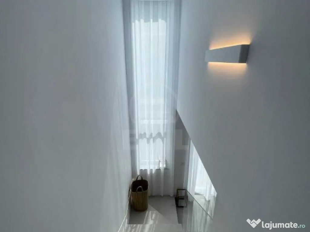 Casa individuala cu garaj si terasa 30mp zona Dumitru Mocanu 