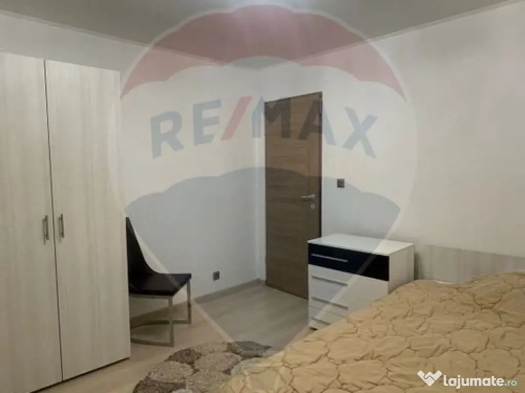 Apartament cu 4 camere de închiriat în zona Sarari 