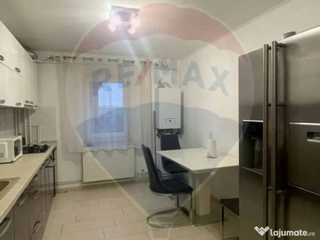 Apartament cu 4 camere de închiriat în zona Sarari 