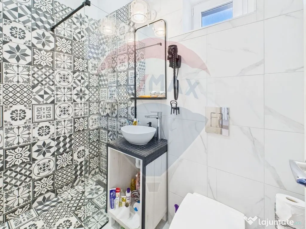 Casă / Vilă cu 5 camere de vânzare în zona Central 