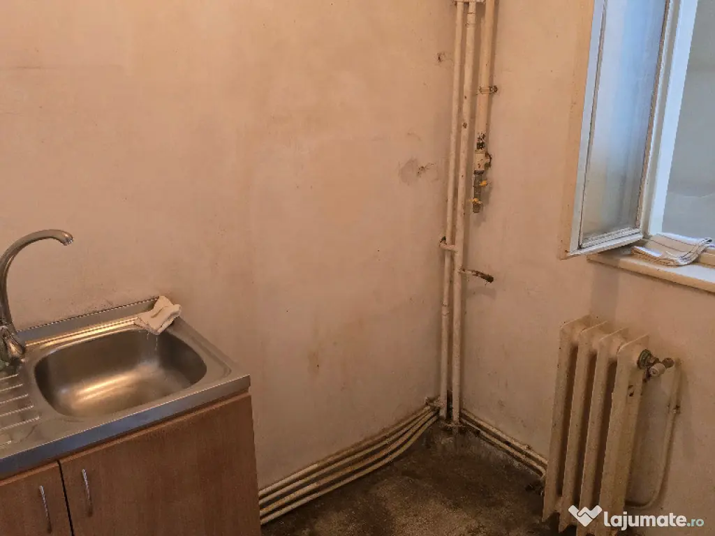 Vand apartament 2 camere decomandat in Deva, zona Gojdu, etaj 1, 