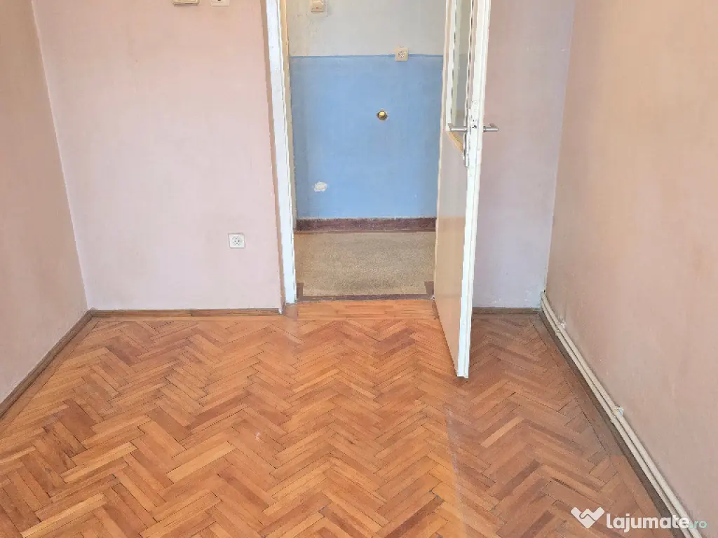 Vand apartament 2 camere decomandat in Deva, zona Gojdu, etaj 1, 