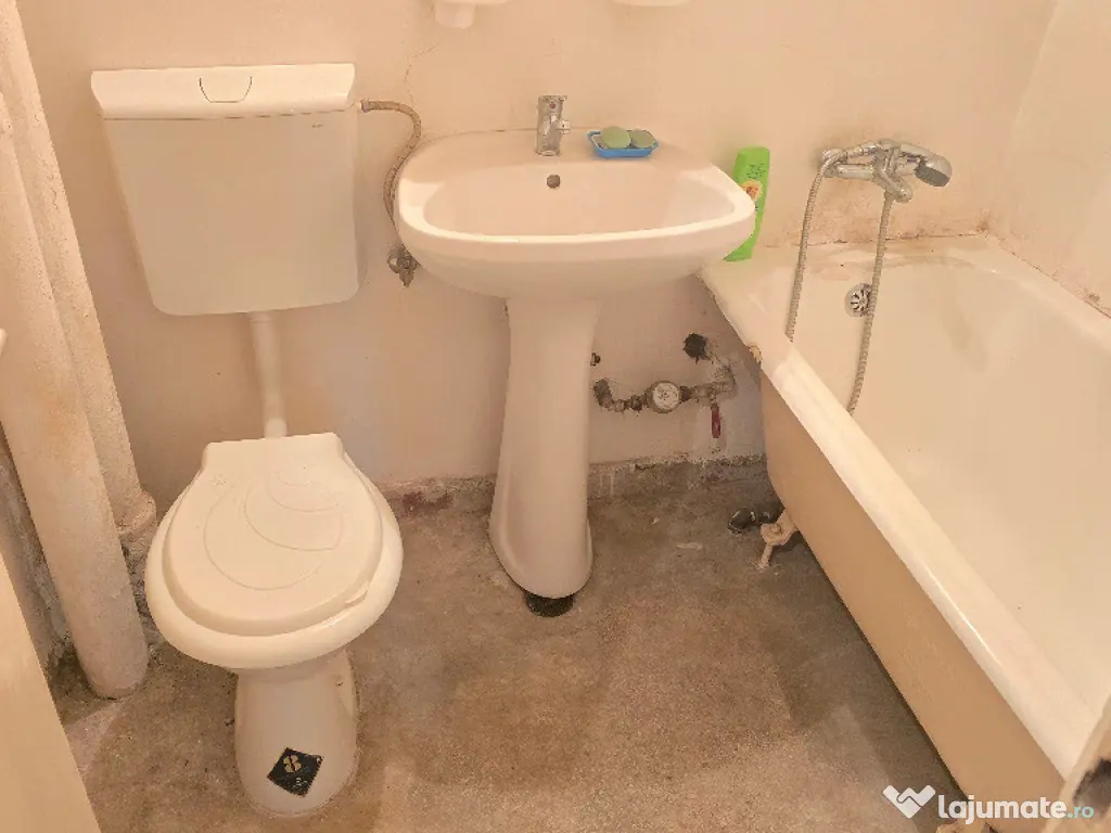 Vand apartament 2 camere decomandat in Deva, zona Gojdu, etaj 1, 