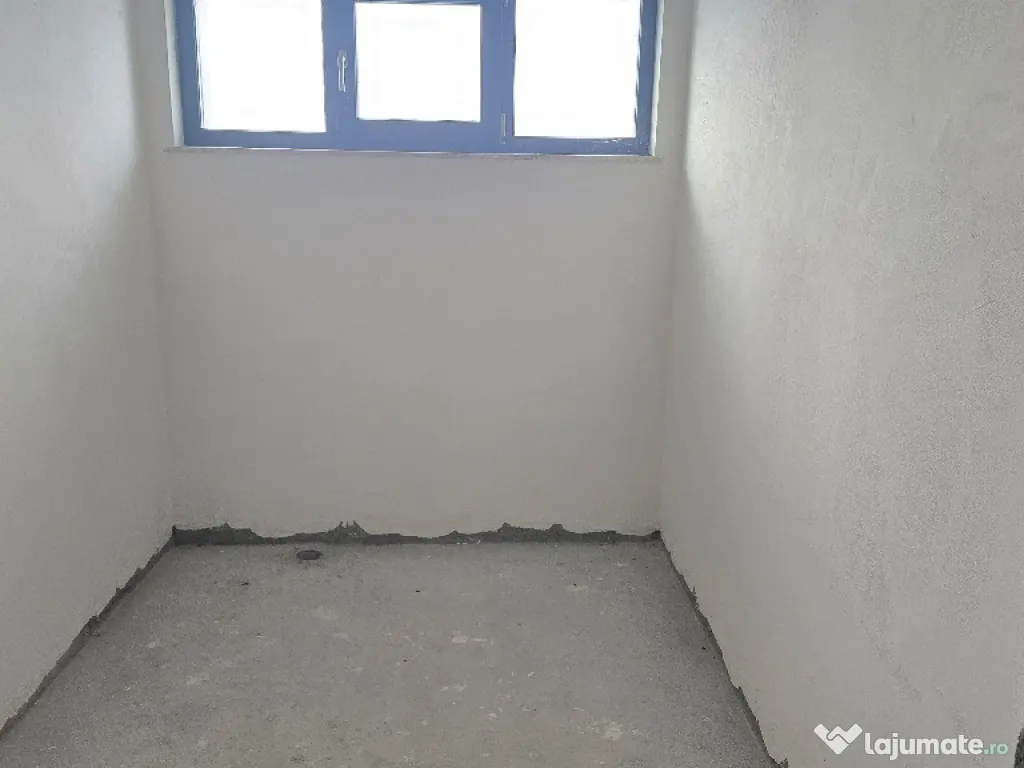 Vand casa in duplex in Deva, semifinisata, zona Garii (peste linie) 