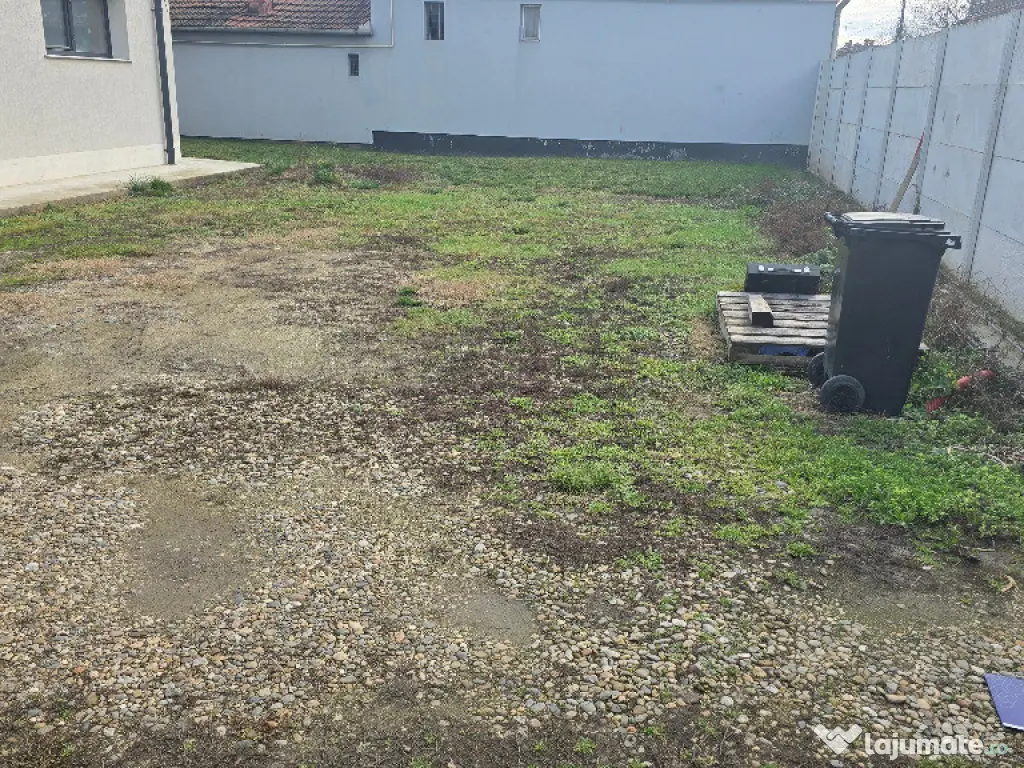 Vand casa in duplex in Deva, semifinisata, zona Garii (peste linie) 