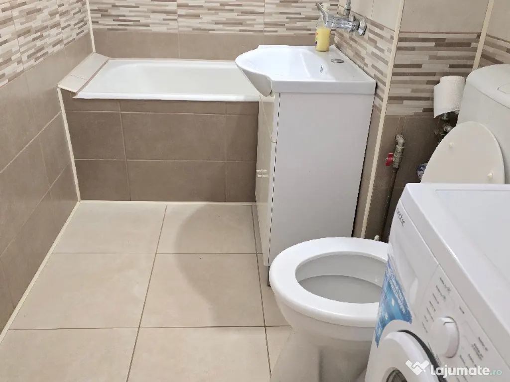 Vand sau inchiriez apartament 4 camere in Deva, Pieta Centrala, et. 3 