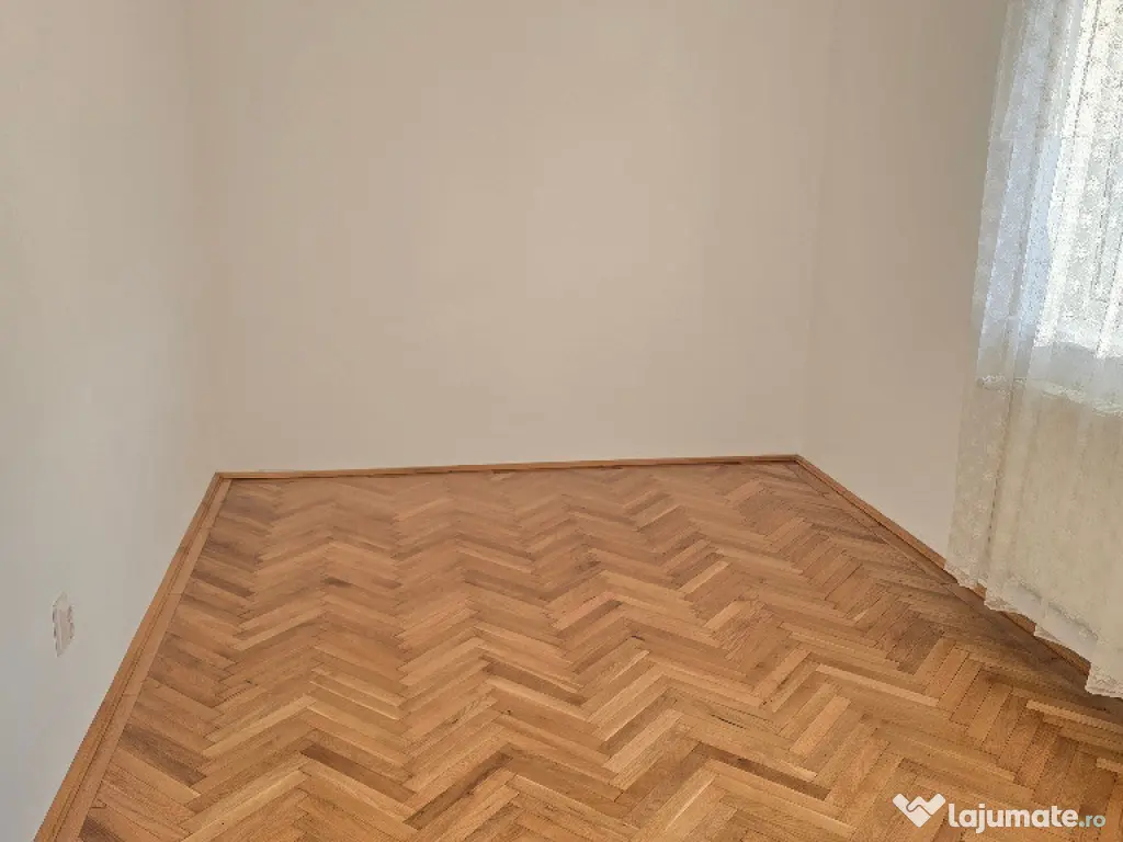 Vand sau inchiriez apartament 4 camere in Deva, Pieta Centrala, et. 3 