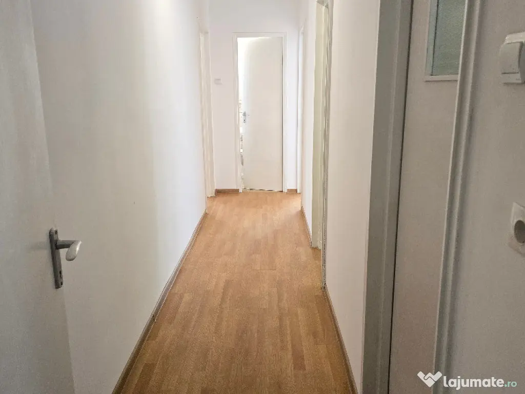 Vand sau inchiriez apartament 4 camere in Deva, Pieta Centrala, et. 3 