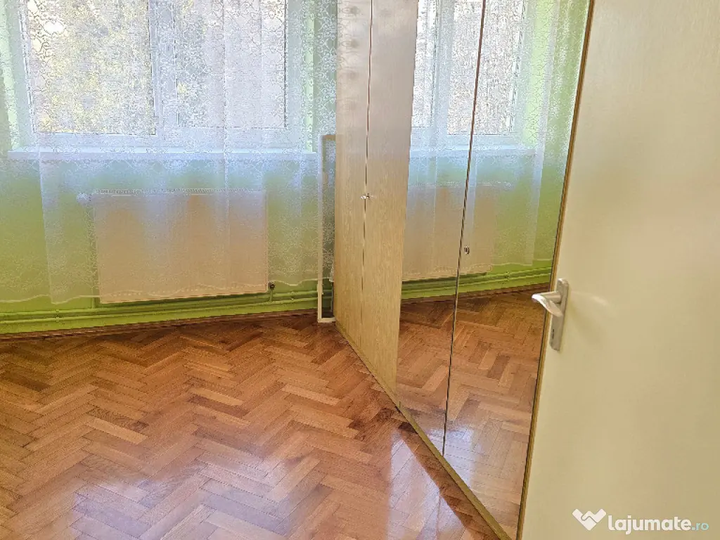Vand sau inchiriez apartament 4 camere in Deva, Pieta Centrala, et. 3 