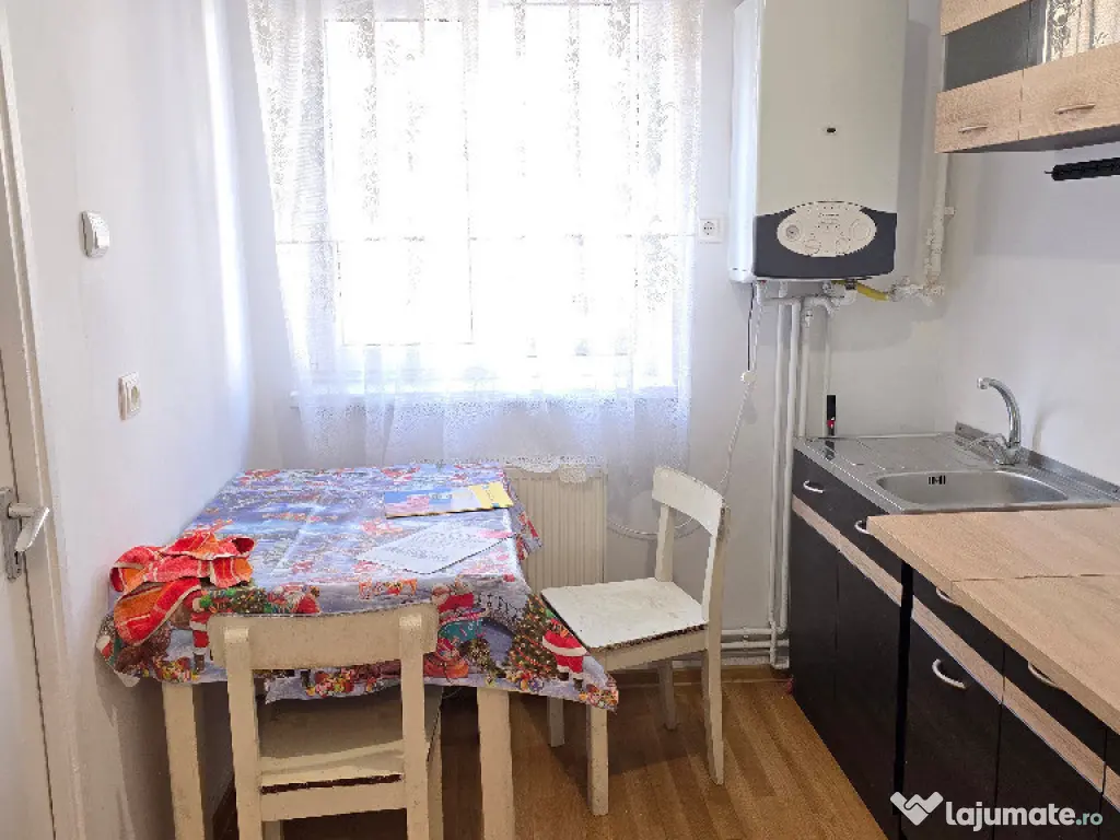 Vand sau inchiriez apartament 4 camere in Deva, Pieta Centrala, et. 3 