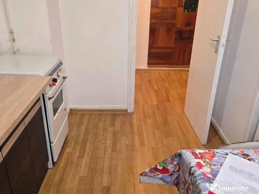 Vand sau inchiriez apartament 4 camere in Deva, Pieta Centrala, et. 3 