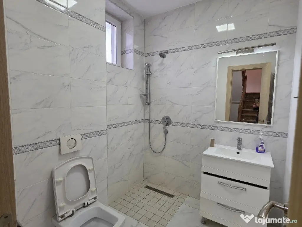 Vila Otopeni, drumul Garii Balotesti, aeroport, 4 camere, 3 bai 