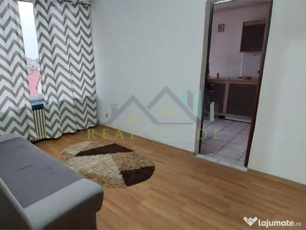 Garsoniera etaj intermediar zona Astra 