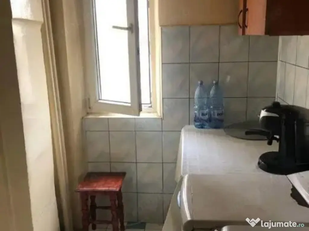 Garsoniera zona Titan