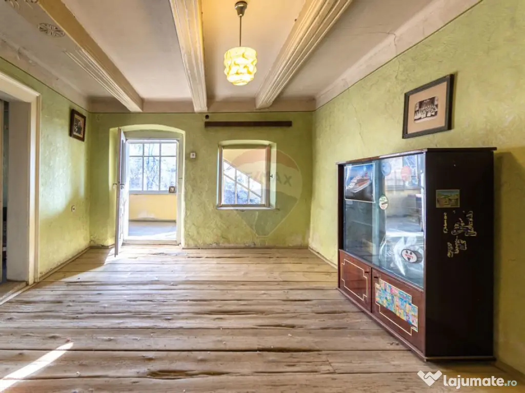 Casă cu 3 camere si teren generos de 1.519 mp în Prejme... 