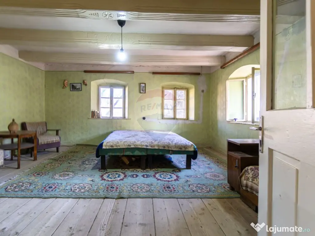 Casă cu 3 camere si teren generos de 1.519 mp în Prejme... 