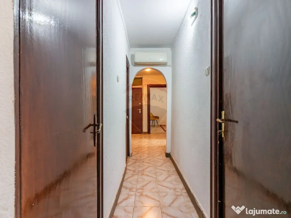 Apartament cu 3 camere de vânzare în zona Sebastian 