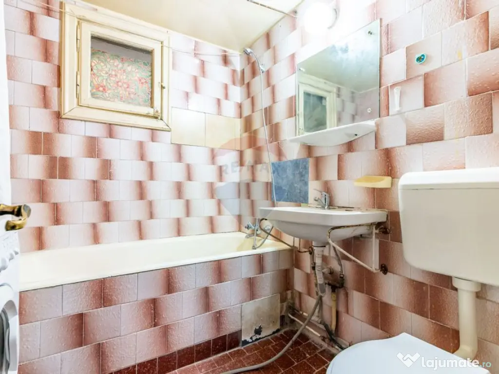 Apartament cu 3 camere de vânzare în zona Sebastian 