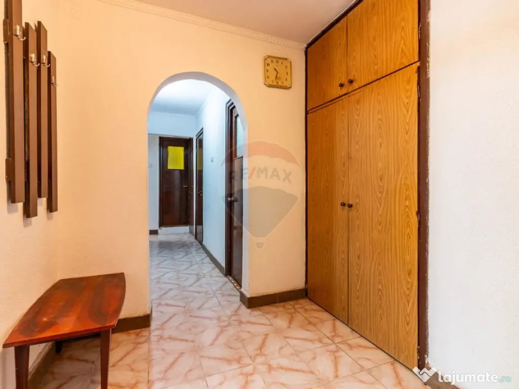 Apartament cu 3 camere de vânzare în zona Sebastian 