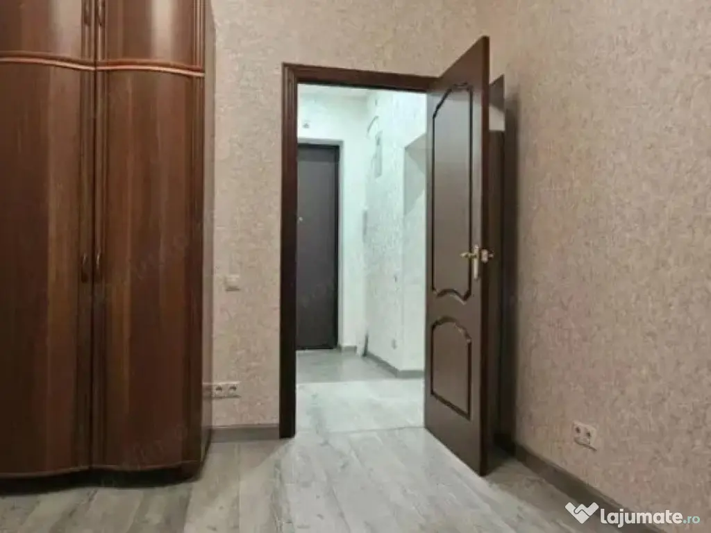 Oferim spre inchiriere apartament cu 3 camere in zona Uverturi