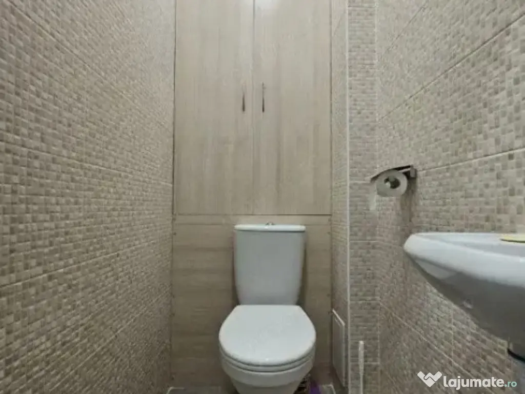 Oferim spre inchiriere apartament cu 3 camere in zona Uverturi