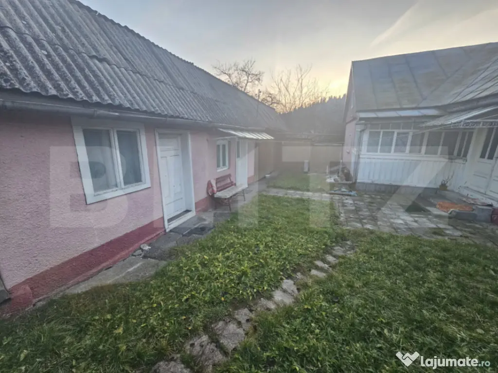 Casă cu 2 camere și anexe, zona centralǎ, Câmpeni