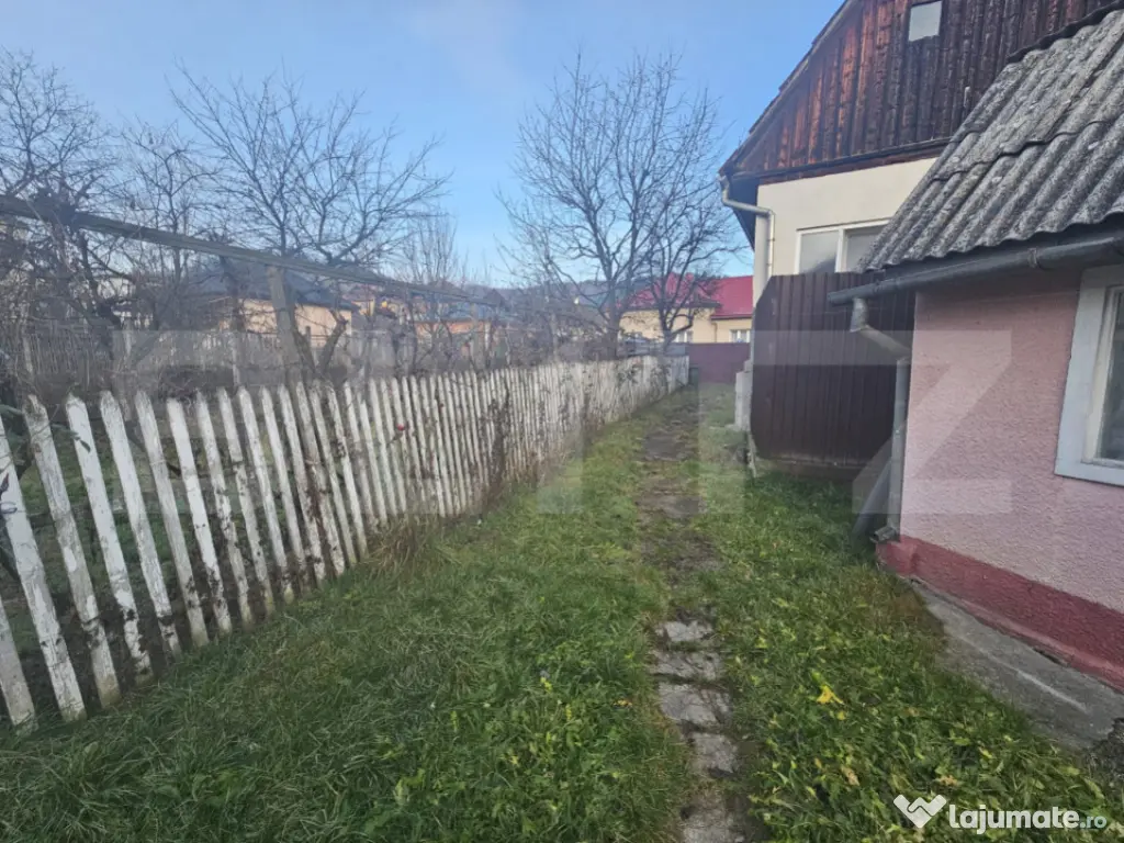 Casă cu 2 camere și anexe, zona centralǎ, Câmpeni