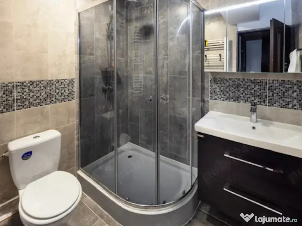 Apartament 3 camere zona TRACTORUL 