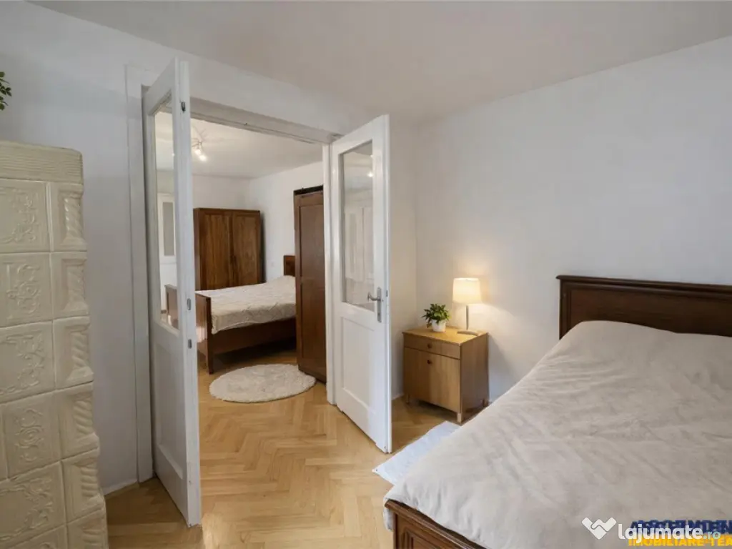 FILM Tur 3D!Casa cu 4 camere si curte, Central, Targu Mures. 