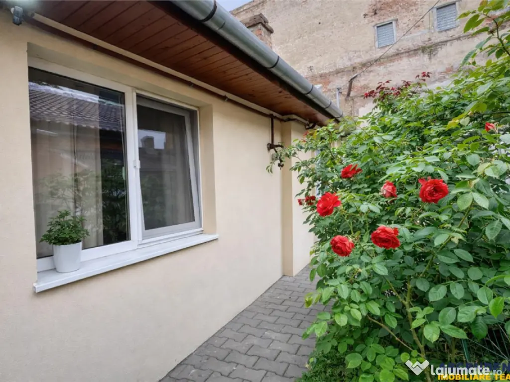 FILM Tur 3D!Casa cu 4 camere si curte, Central, Targu Mures. 