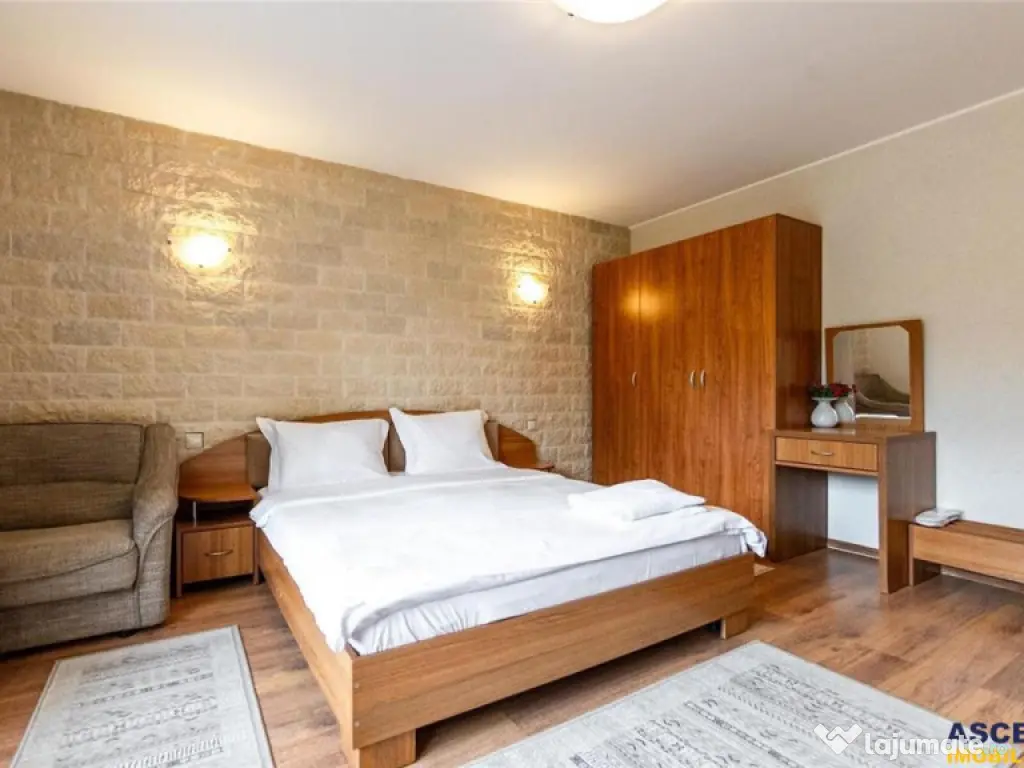 Complex turistic cu privelisti picturale,apa curativa,aer pu