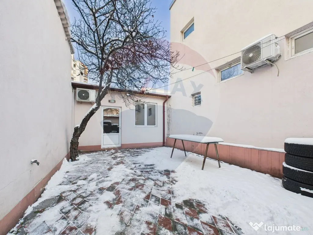 Casă cu două corpuri, ideală pentru firmă, Vitan 