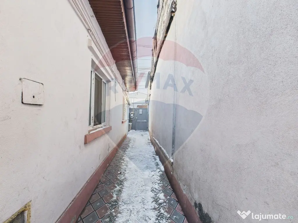 Casă cu două corpuri, ideală pentru firmă, Vitan 