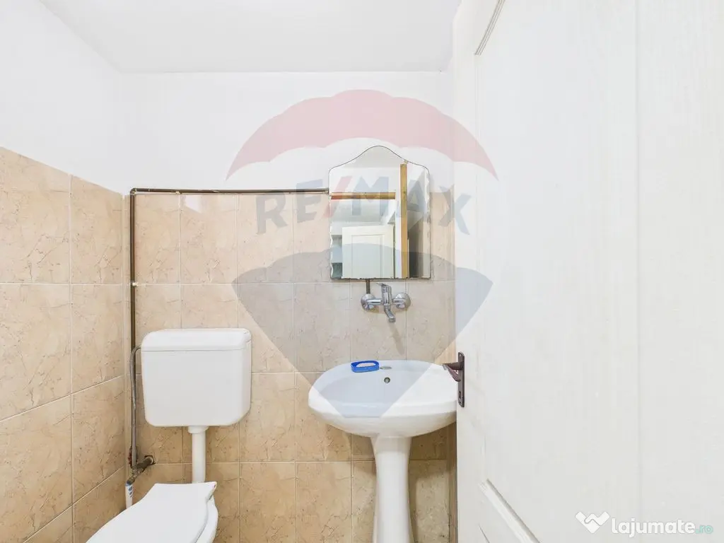 Casă cu două corpuri, ideală pentru firmă, Vitan 