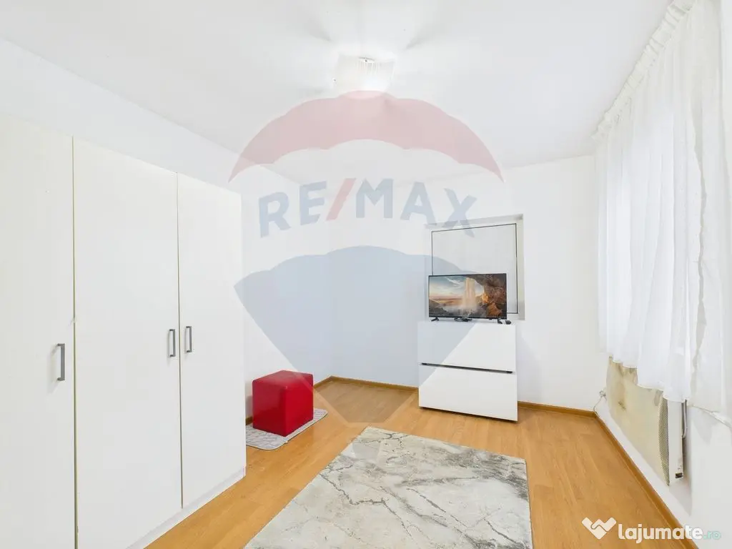 Casă cu două corpuri, ideală pentru firmă, Vitan 