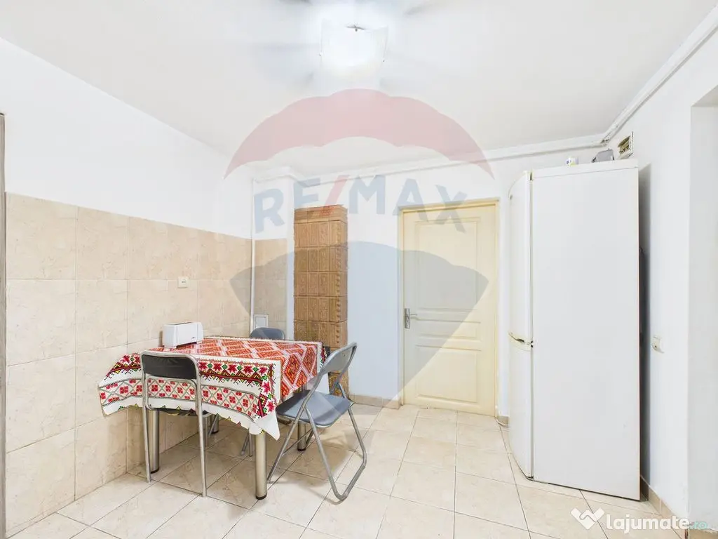 Casă cu două corpuri, ideală pentru firmă, Vitan 