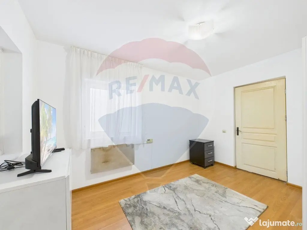 Casă cu două corpuri, ideală pentru firmă, Vitan 