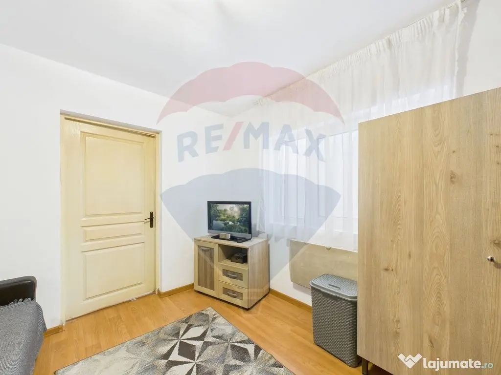 Casă cu două corpuri, ideală pentru firmă, Vitan 