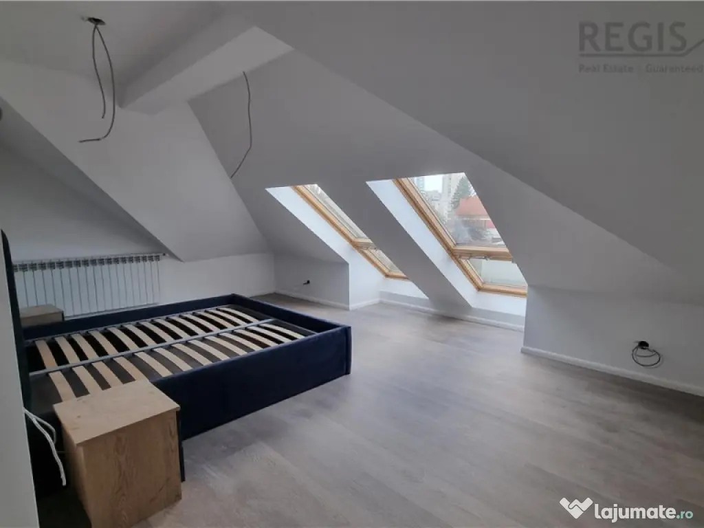 Vila - Bloc modern de 11 camere zona Centrul Civic , Onix 