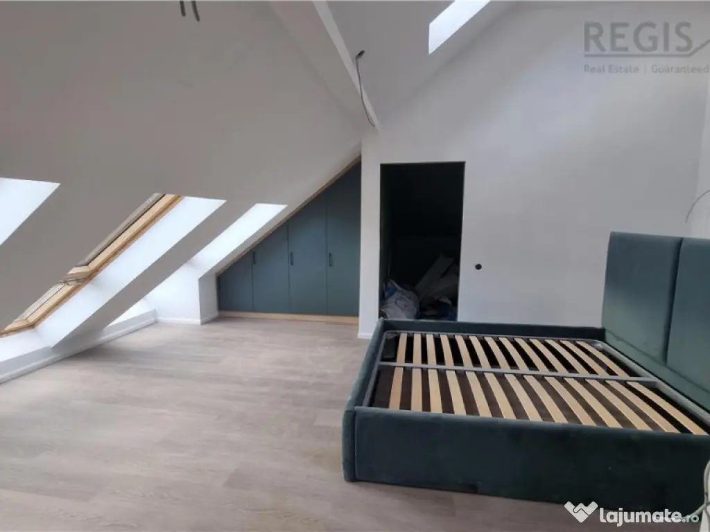 Vila - Bloc modern de 11 camere zona Centrul Civic , Onix 