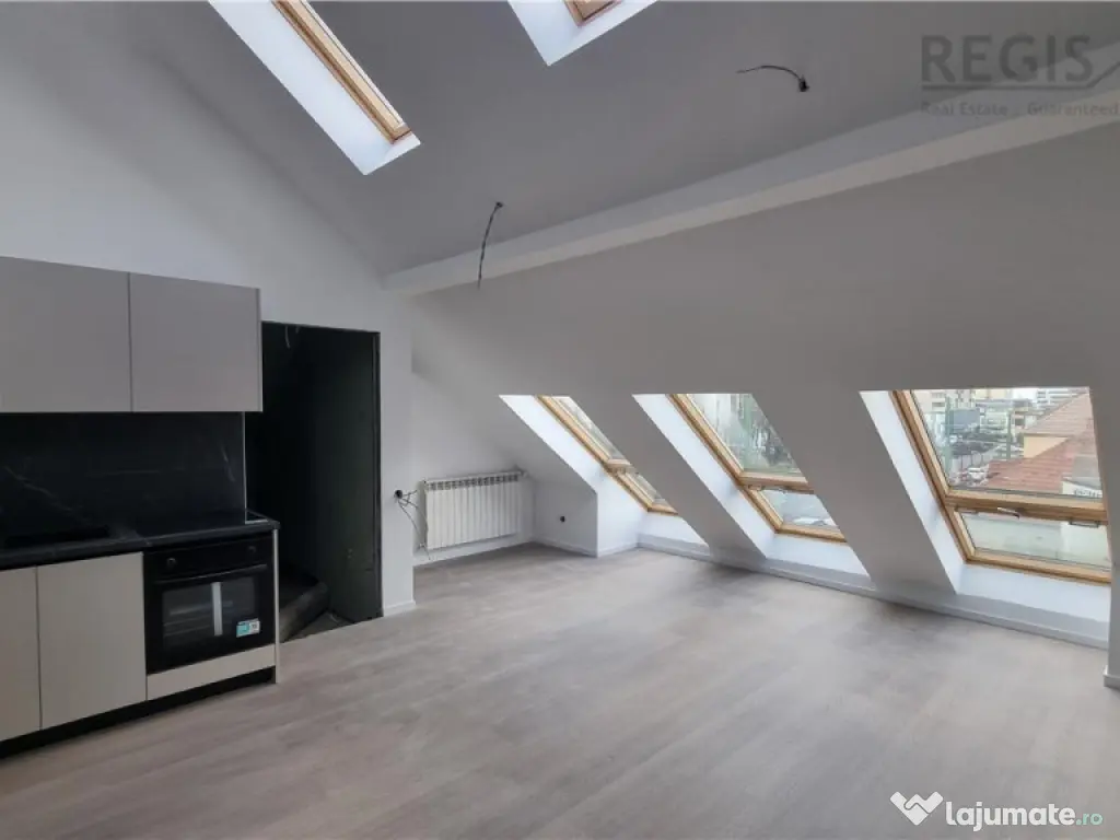 Vila - Bloc modern de 11 camere zona Centrul Civic , Onix 