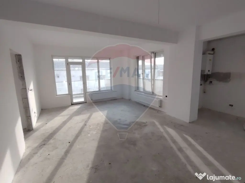 PENTHOUSE (3 camere + terasa amenajata) 