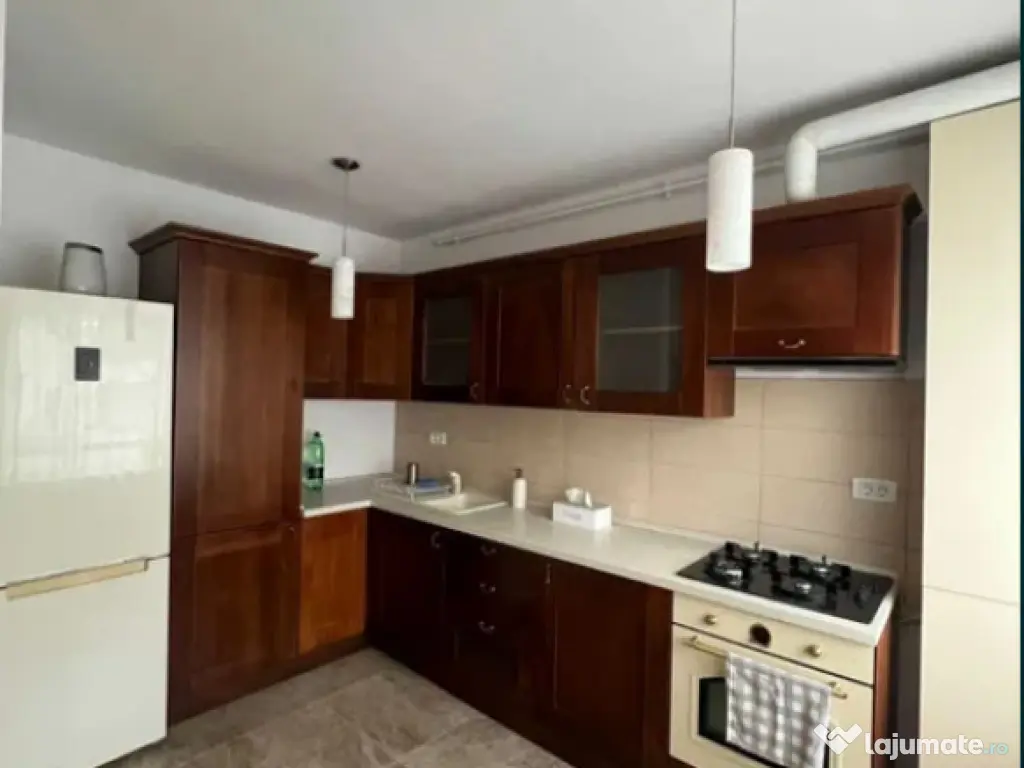 Apartament 3 camere, decomandat - zona Racadau 