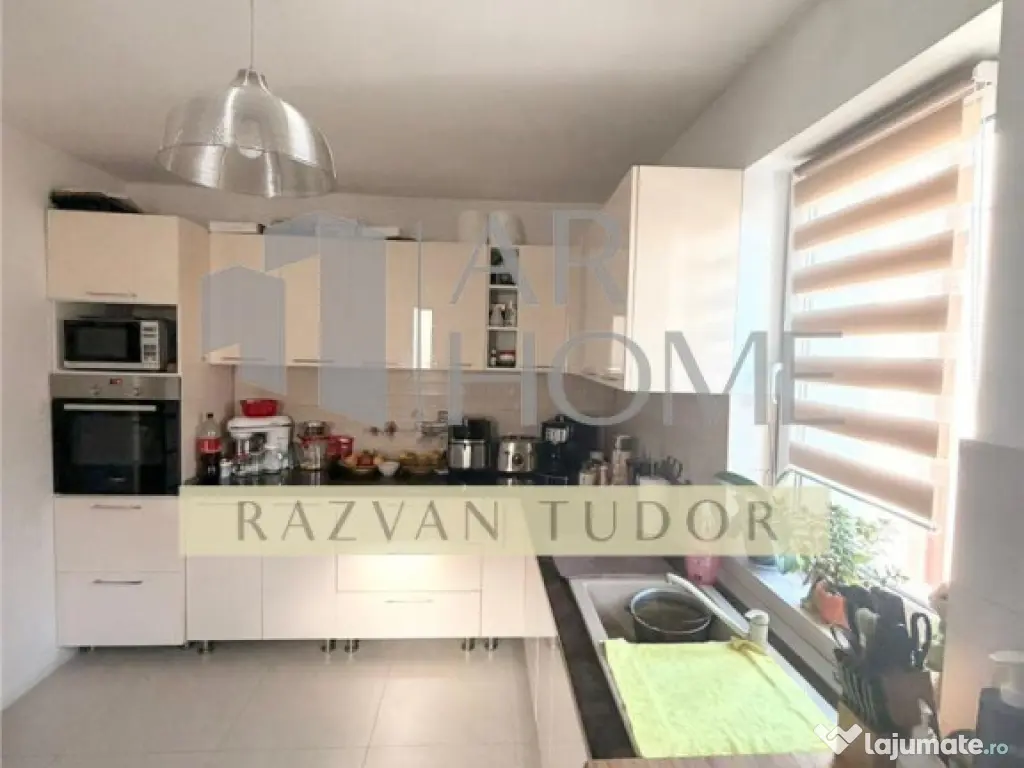 Casa 5 camere lux , cu garaj , beci , Ploiesti , ultracentr 