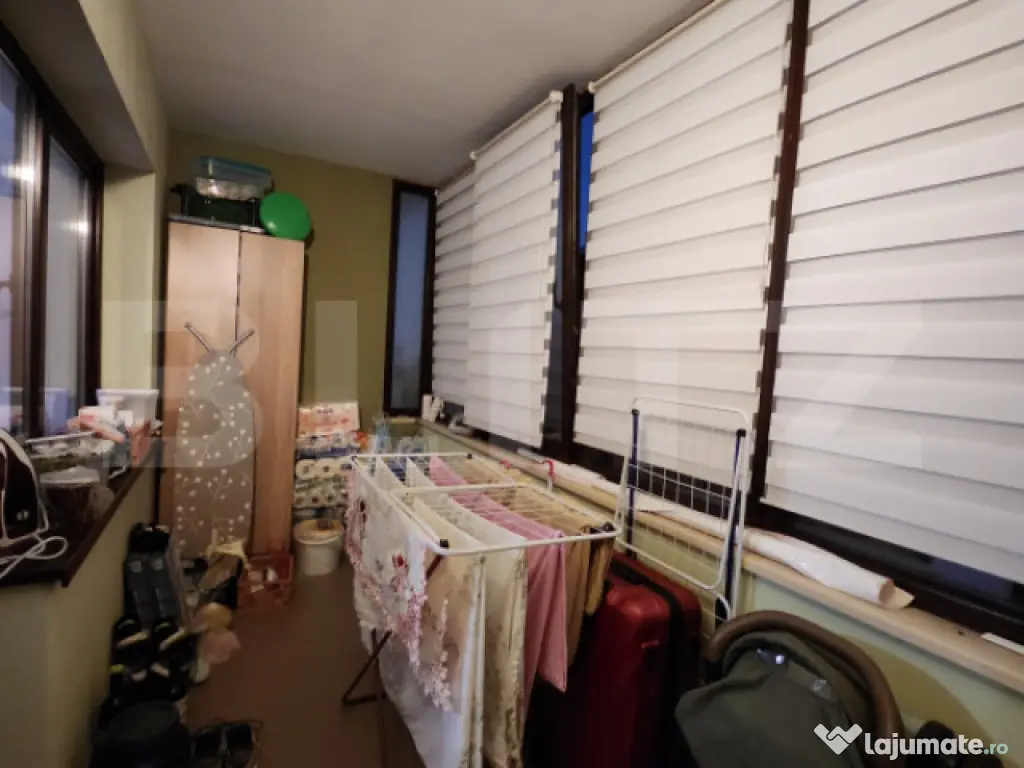 Apartament 3 camere, 2 bai, 2 parcari, 92 mp, zona Florilor 